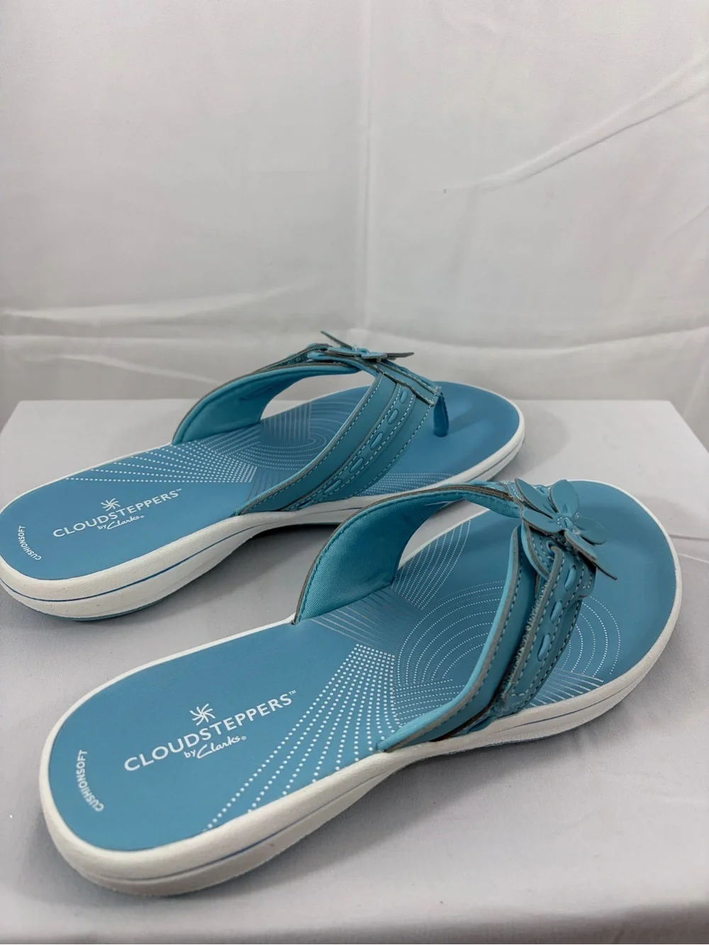 NWT Cloudsteppers by Clarks Women's Size 8 Teal Floral Sandals